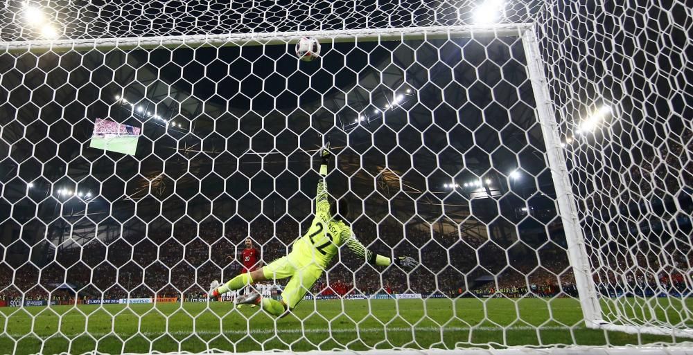 Portugal ha logrado la clasificación para semifinales tras vencer a Polonia en la tanda de penaltis.