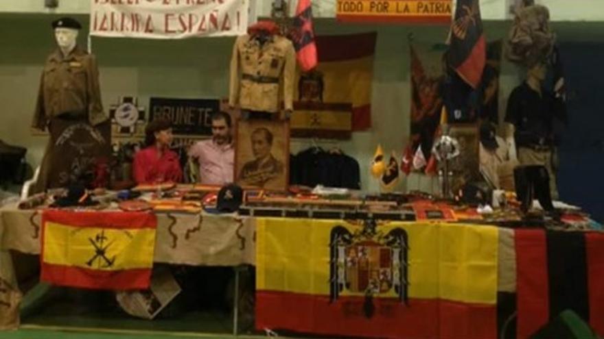 Un mercadillo franquista en el colegio de un ayuntamiento madrileño