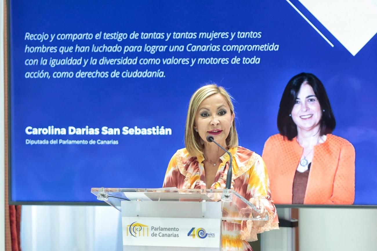 El Parlamento de Canarias rinde homenaje a las 113 diputadas