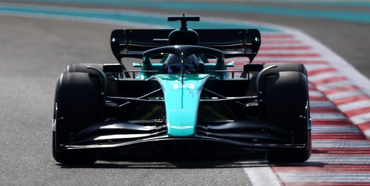 Fernando Alonso, rodando con el Aston Martin en Abu Dabi