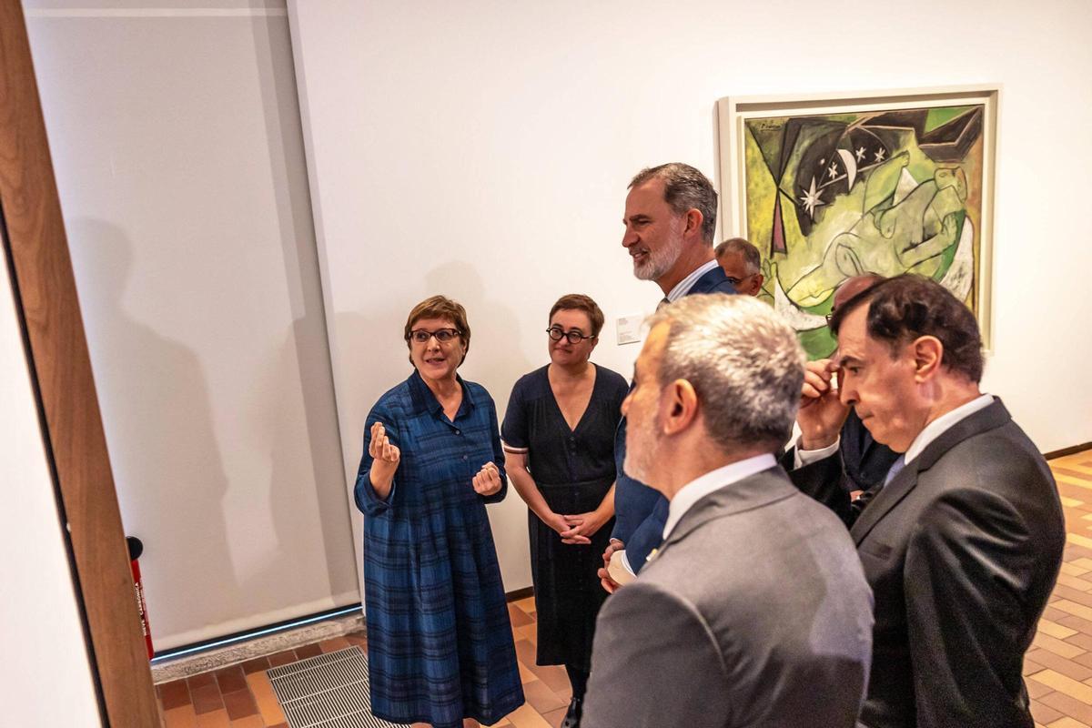 Felipe VI visita la exposición Miró-Picasso en Barcelona