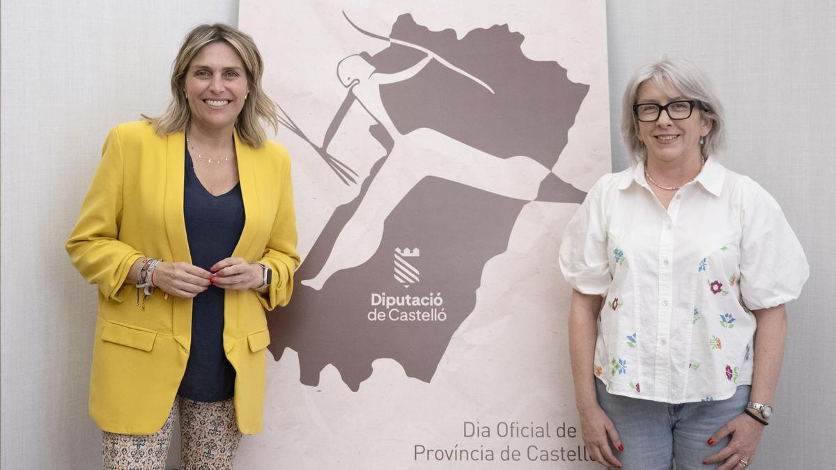 La presidenta de la Diputación, Marta Barrachina, con la representante del colegio profesional en Castellón y vicedecana tercera del Colegio Oficial de Psicología de la Comunitat Valenciana (COPCV), Mª Carmen Molés.