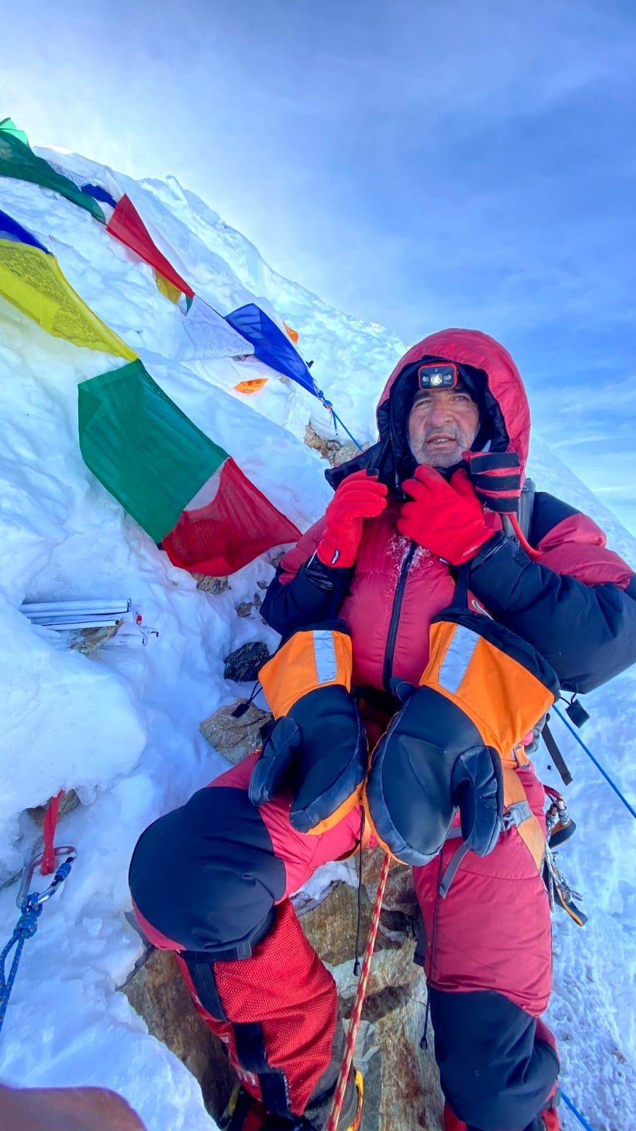 El camino de ascenso del alpinista vigués Roberto López al Manaslu