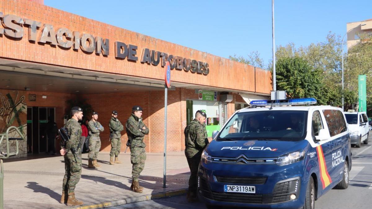 La UME y la Brigada Extremadura XI se despliegan en Badajoz