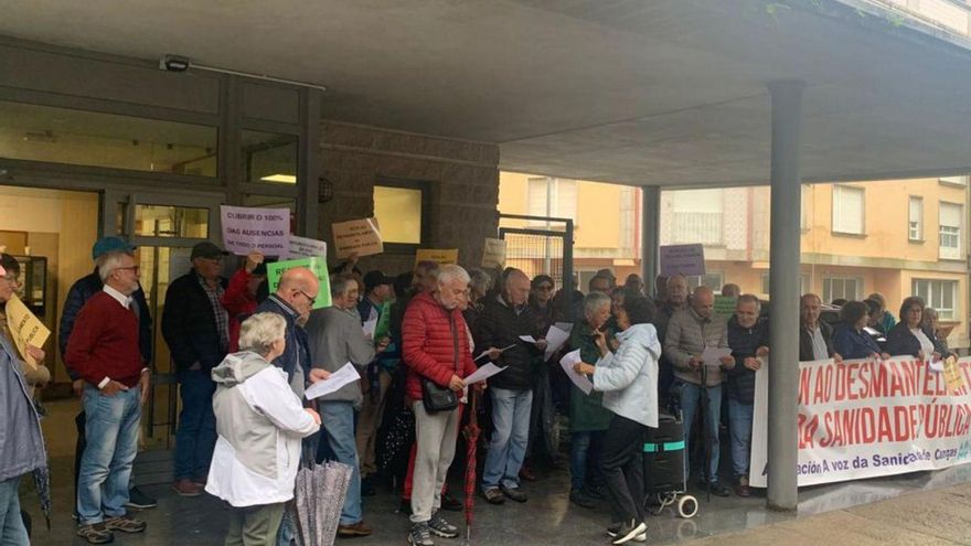 A Voz da Sanidade pide en Cangas el cambio de Povisa al hospital Cunqueiro