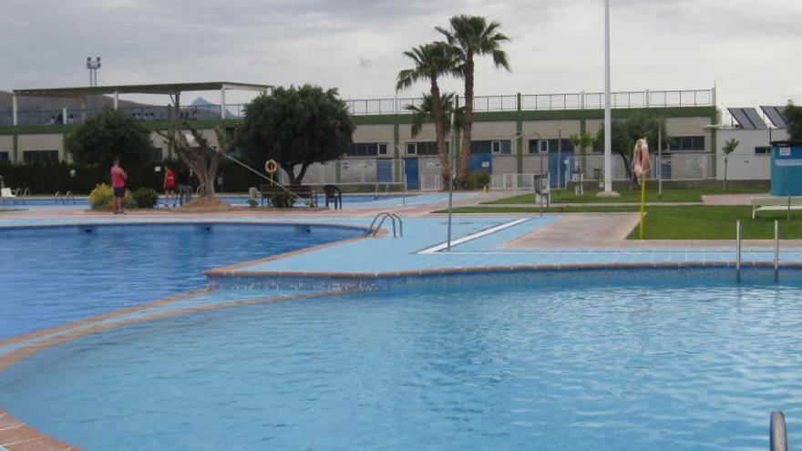 Las piscinas municipales de Novelda donde se han venido produciendo los actos vandálicos
