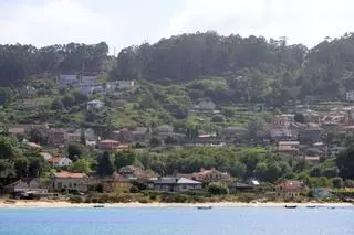 Un nuevo proyecto en Pinténs amplía la oferta turística de Cangas con un campamento denominado Cova das Minas