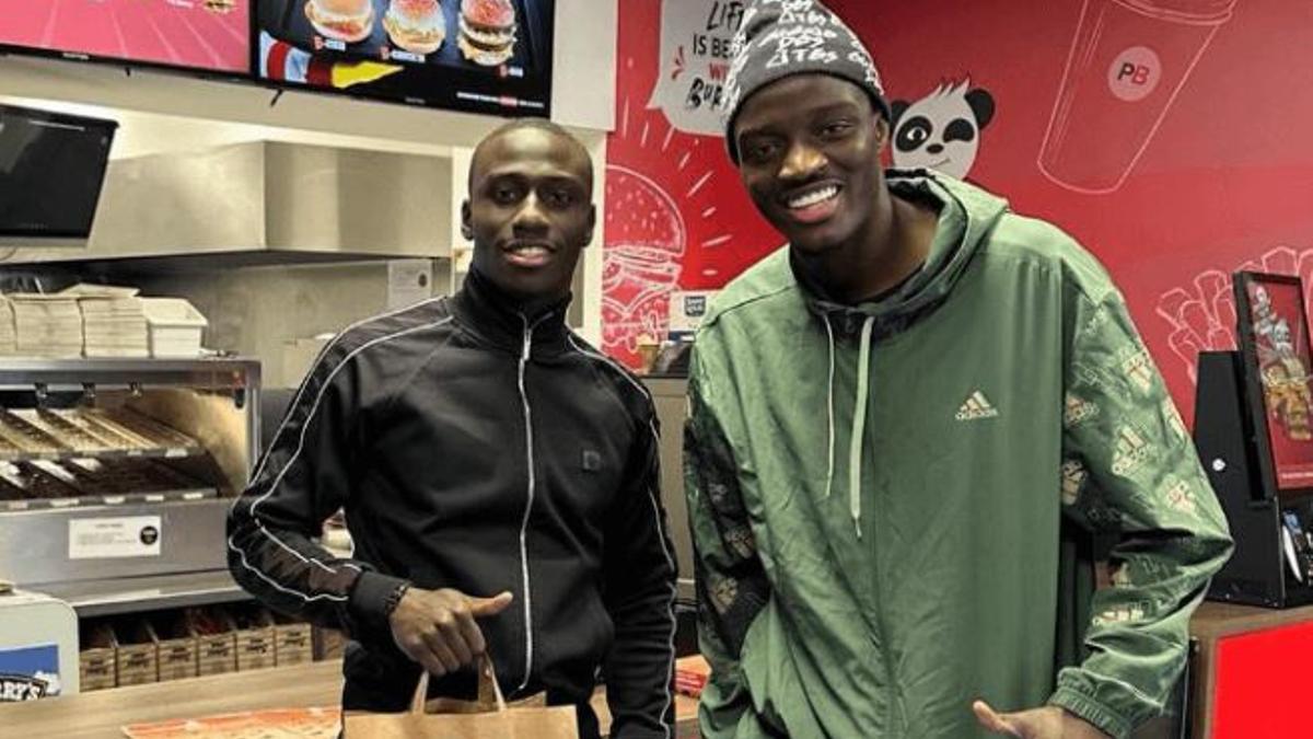 Diakhaby junto a Ferland Mendy