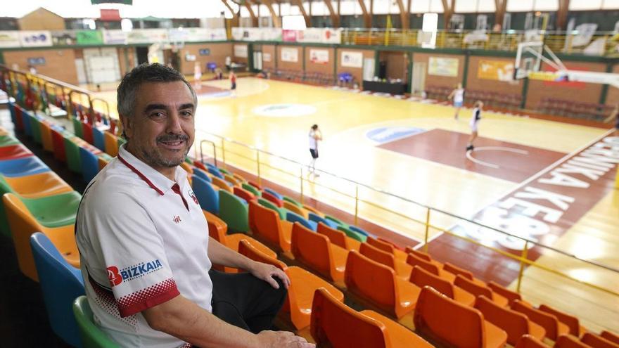 El Gernika despide a Mario López, exseleccionador nacional de baloncesto, tras su presunta violación