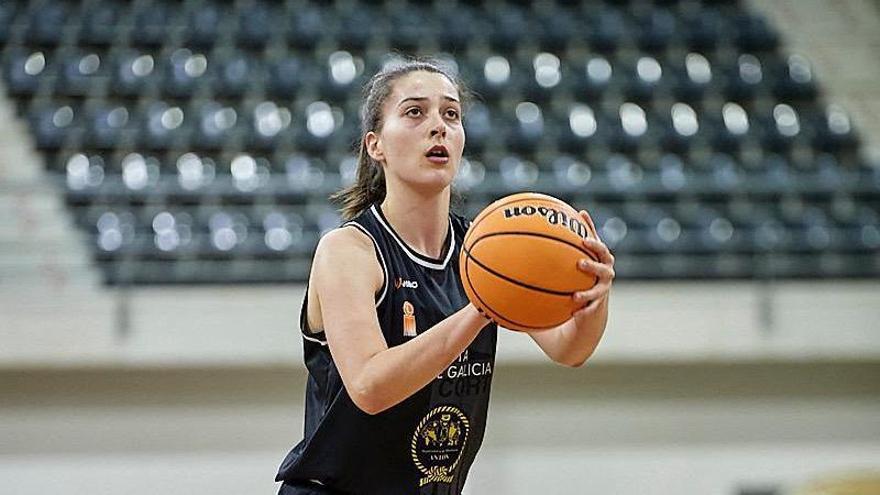 El Mariscos Antón Cortegada ata la continuidad de María Angulo