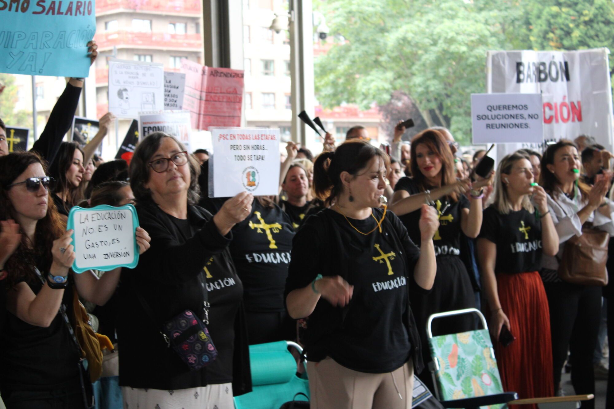 Así fue la última jornada de huelga educativa en Asturias