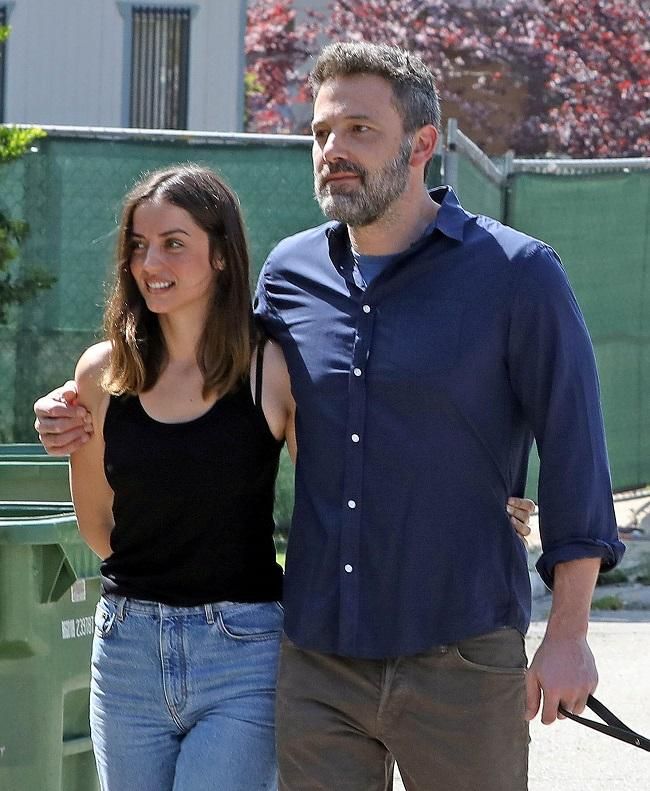 Ana de Armas y Ben Affleck pasean su amor por las calles de Los Ángeles