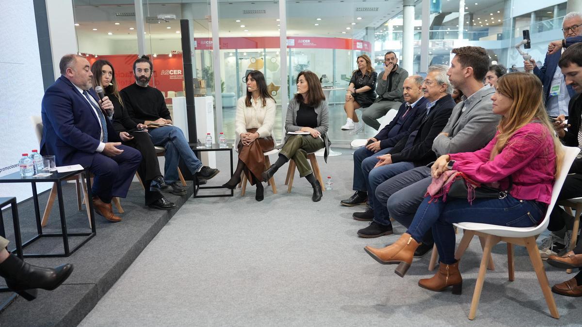 Mesa redonda con los ganadores de la última edición del concurso de regeneración urbana de la Diputación de Castellón.