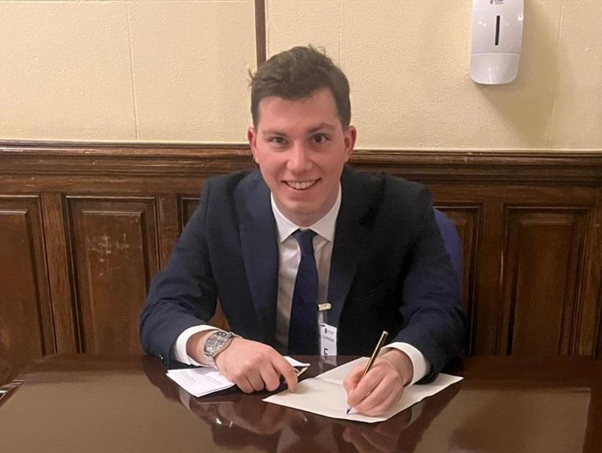 Dos jóvenes asturianos que aspiran al ministerio fiscal: "La meta era clara, pero lleva sacrificio"