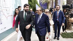 López Miras, junto a Javier Moll, Arantza Sarasola y Aitor Moll, a su llegada al I Foro Económico y Social del Mediterráneo