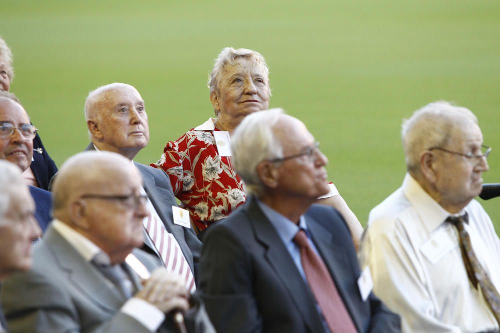 El Valencia rinde homenaje a sus socios más fieles