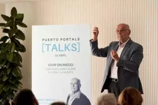 Imágenes de la conferencia de Enric Benito “Vivir sin miedo: conversaciones sobre la vida y la muerte”