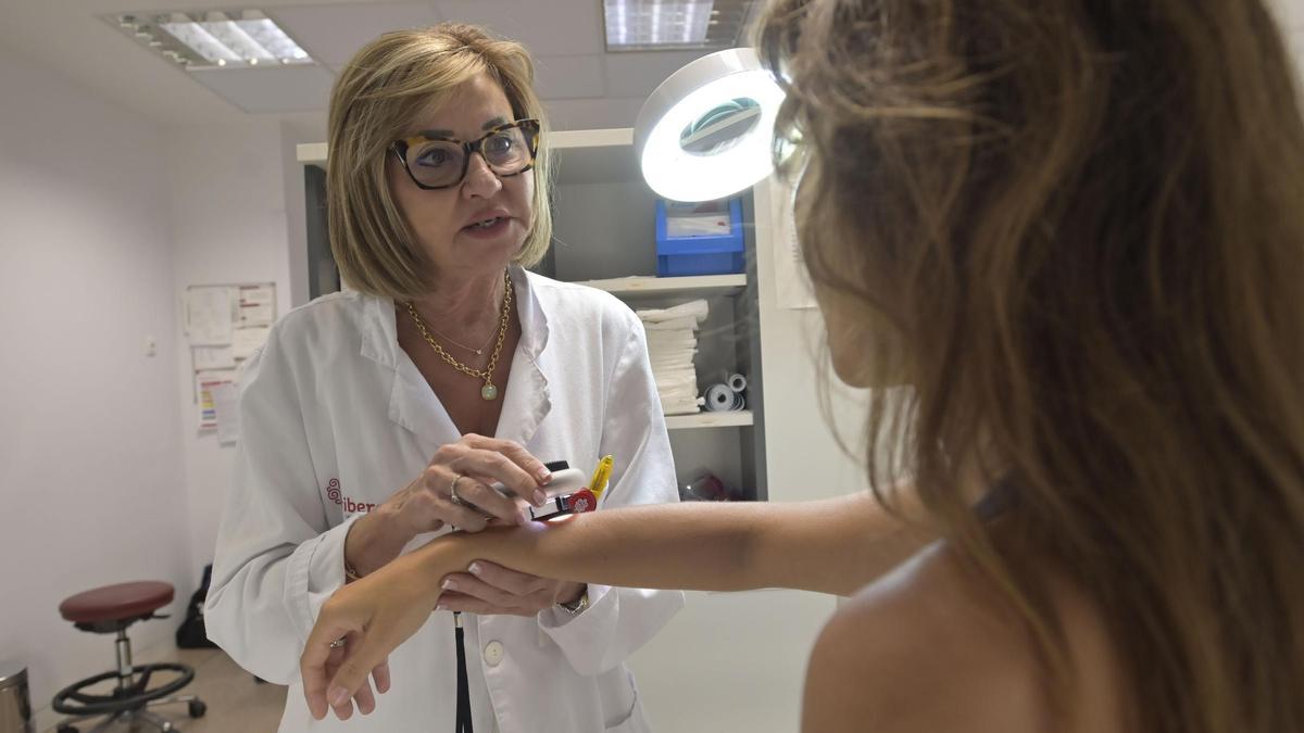 Ana Ramírez, dermatóloga: «El auge de casos de golondrinos preocupa: son  crónicos, dolorosos e incapacitantes»