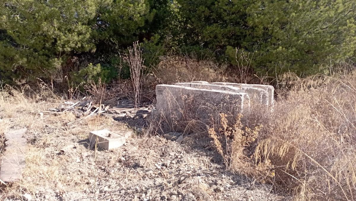 Otros topes de plástico, este jueves en el parque periurbano de La Virreina.