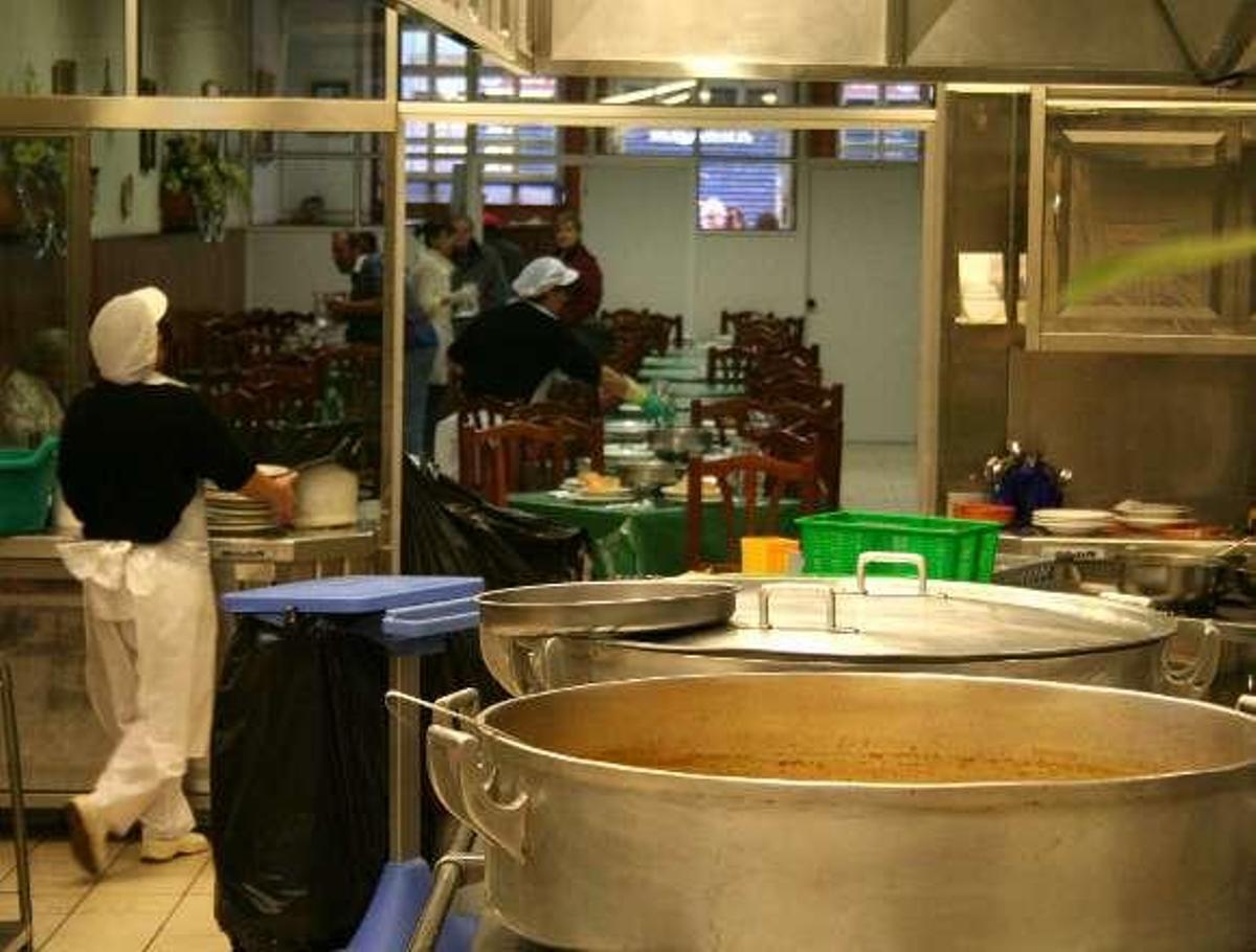 Comedor benéfico de la coruñesa Cocina Económica. / rodrigo martínez