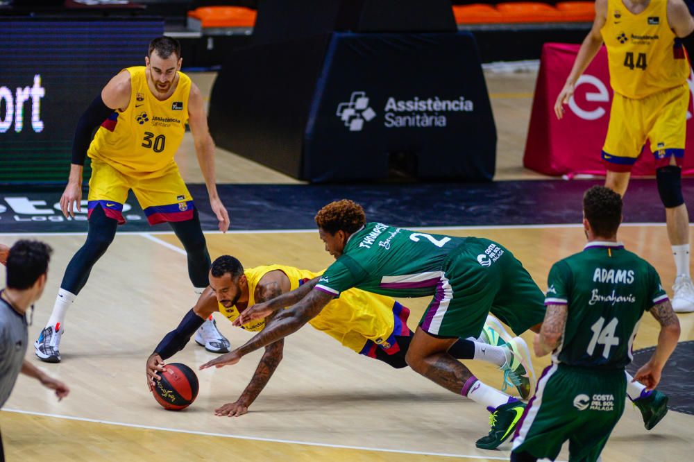 Partido entre el Unicaja y el FC Barcelona en la fase final de la Liga ACB.