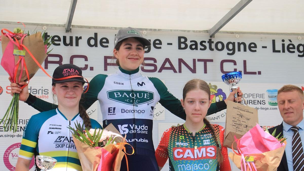 Alejandra Neira en lo más alto del podio de la mítica Lieja-Bastoña-Lieja junior femenina