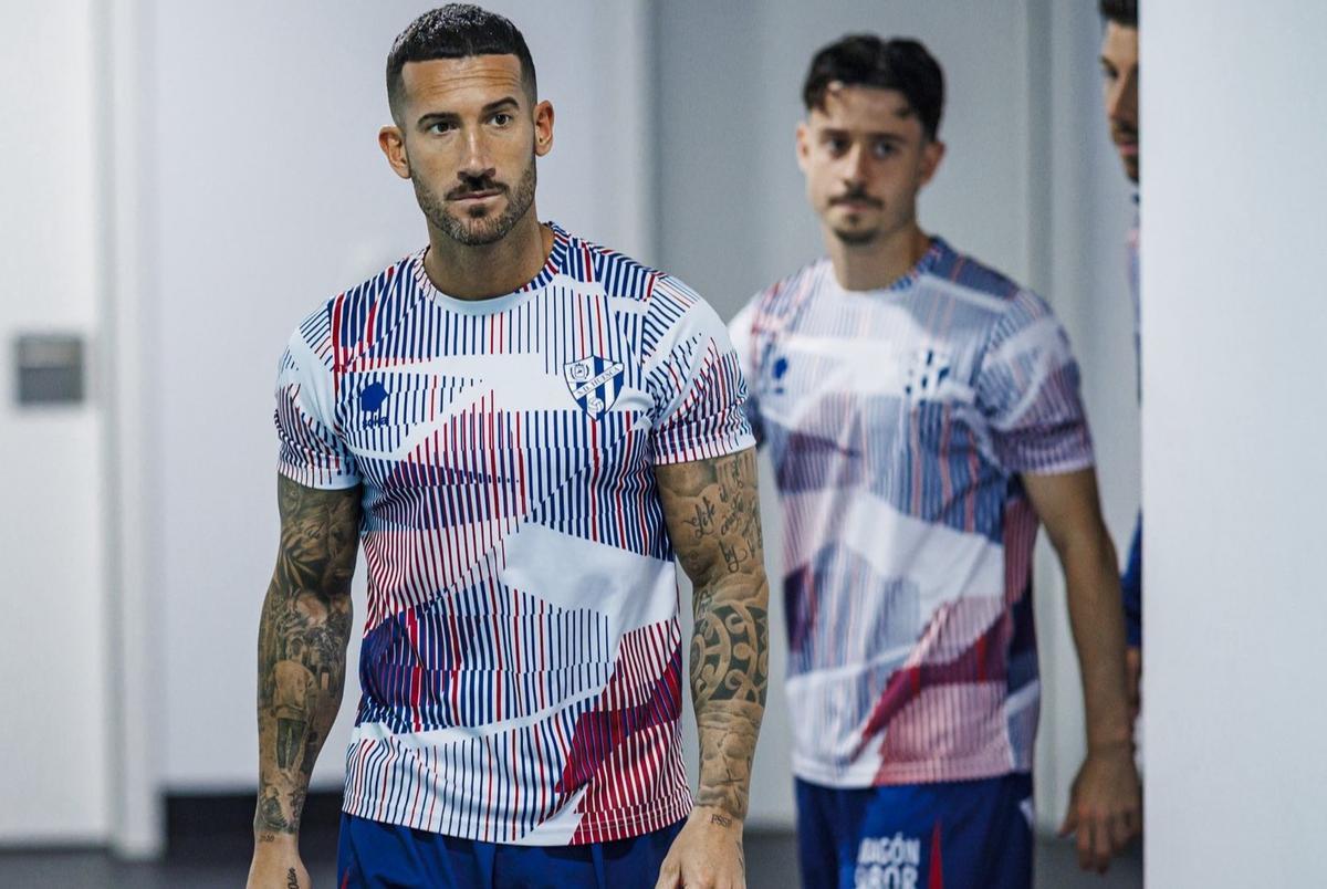Óscar Sielva, Toni Abad y Sergi Enrich, antes de saltar al campo en El Sardinero.