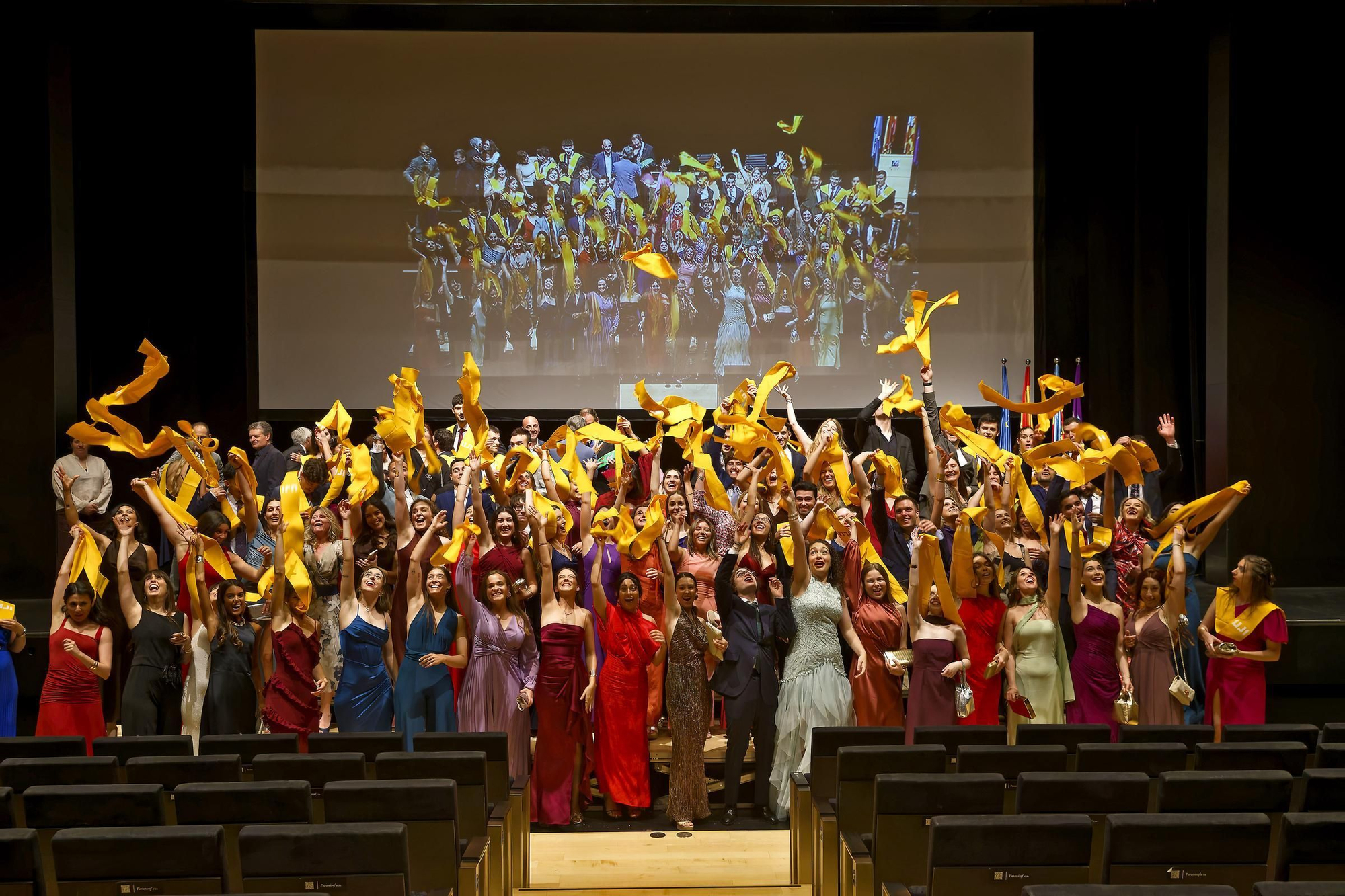 Las imágenes de las graduaciones de Enfermería y Medicina de la UJI
