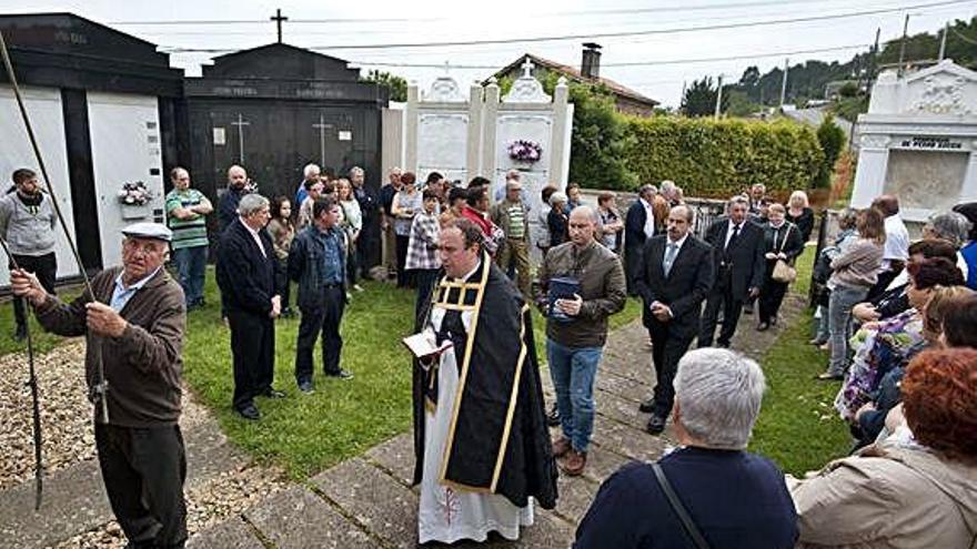 Funeral en la parroquia de San Salvador de Limiñón.