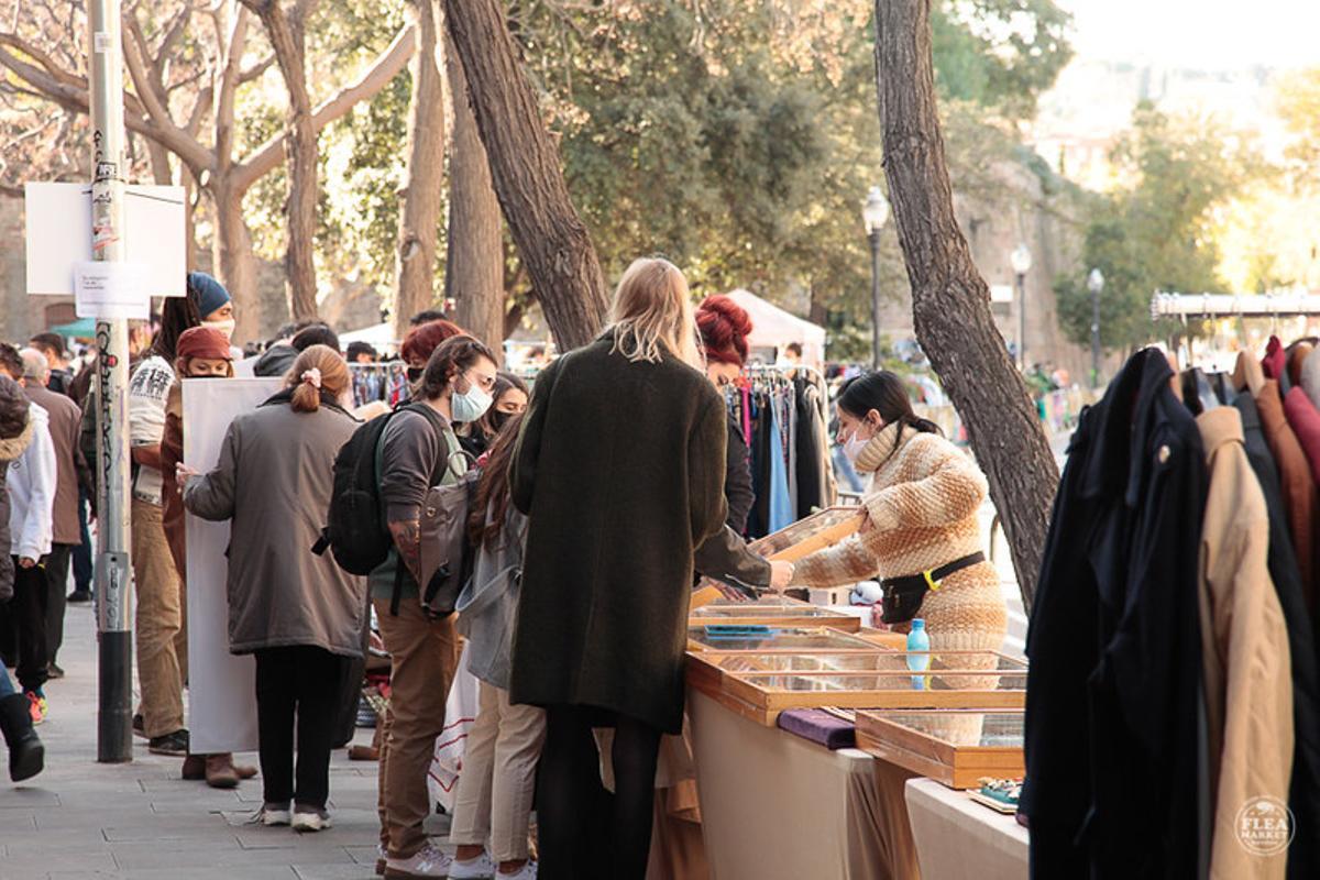 Una foto de la anterior edición del Flea Market en Plaça Banquerna.