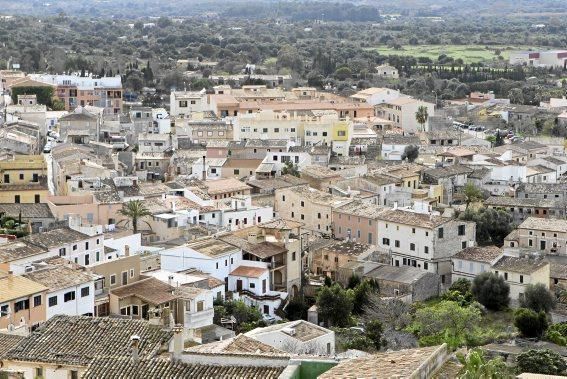 Zacken, Schießscharten, hohe Mauern: Ein Besuch in der Festung im Nordosten von Mallorca.