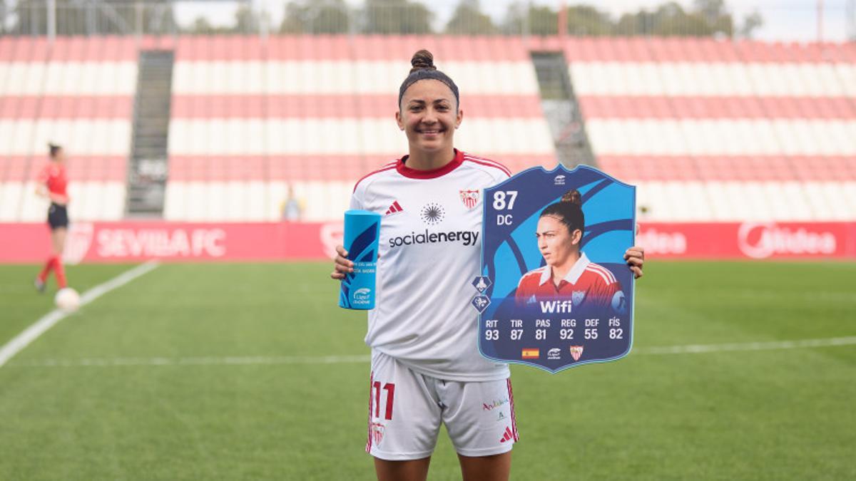 Lucía Moral 'WIFI' recibe el Player of the month de febrero