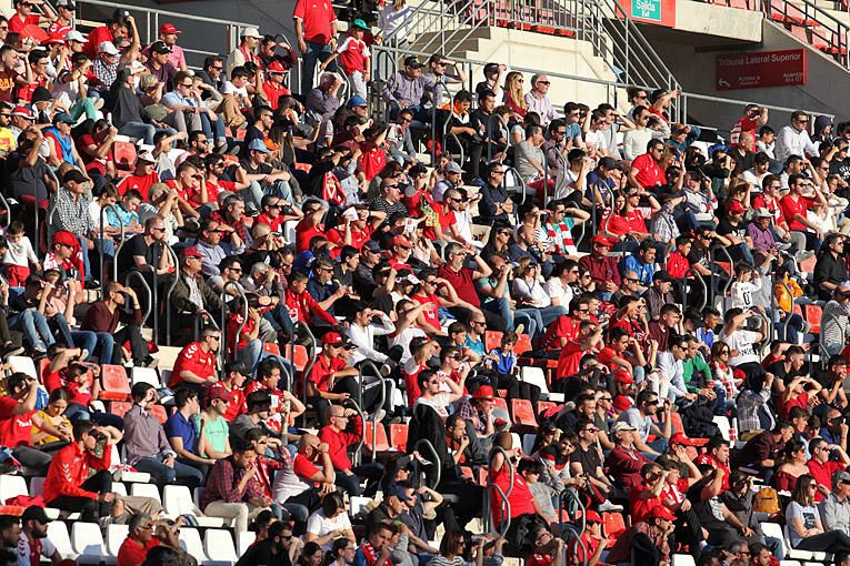 El Real Murcia cae ante el UCAM Murcia en casa