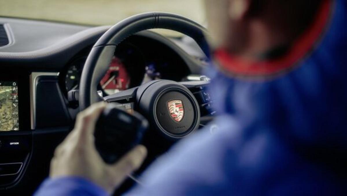 El doctor John Ferris y su Porsche Macan GTS