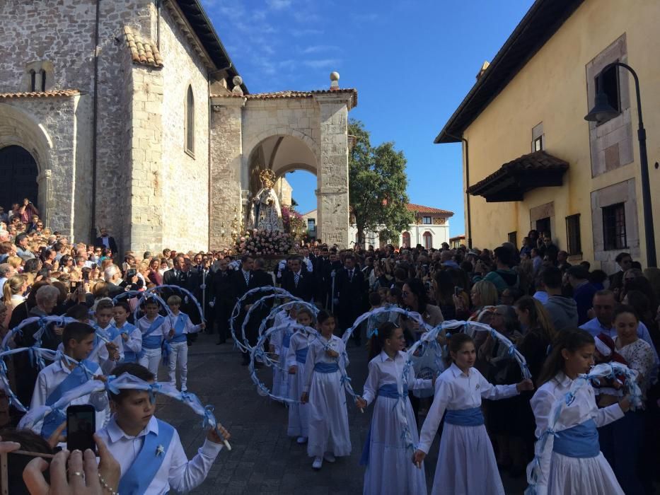 Llanes se llena para coronar a la Virgen de Guía