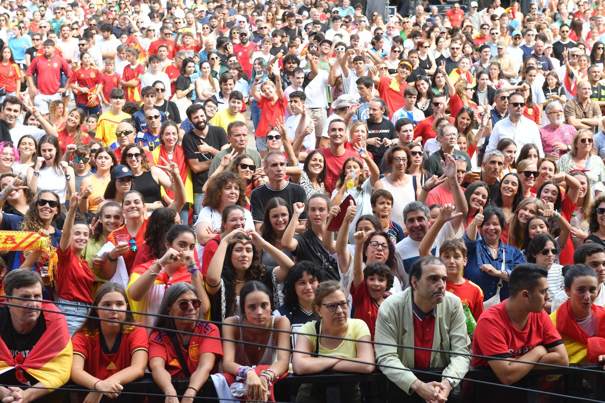 La final del Mundial femenino congrega a una multitud en A Coruña