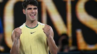 Alcaraz entra en octavos de Australia por primera vez tras la retirada de su rival Shang