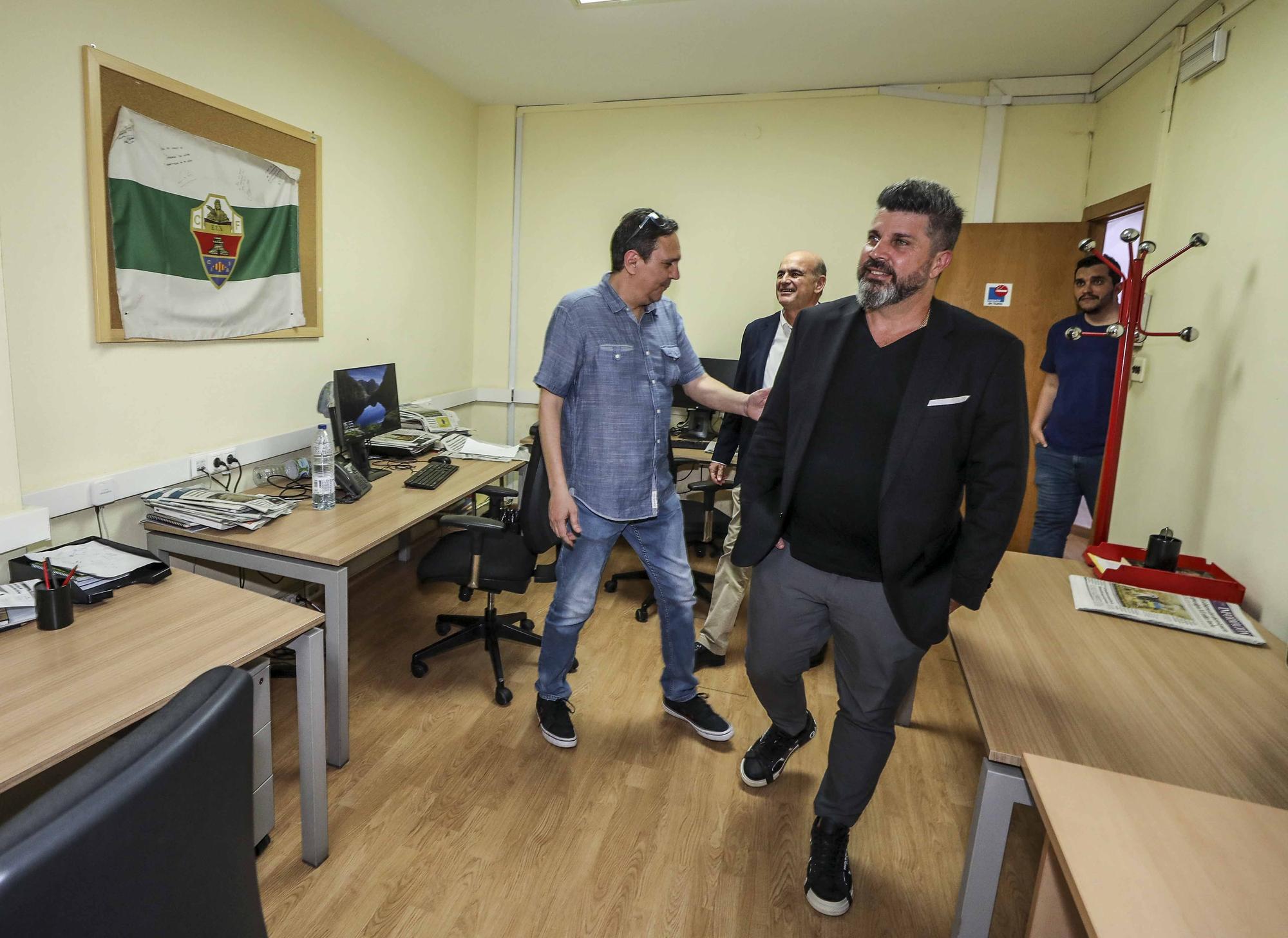 Visita Bragarnik dueño del Elche cf a la Redaccion de informacion en Elche