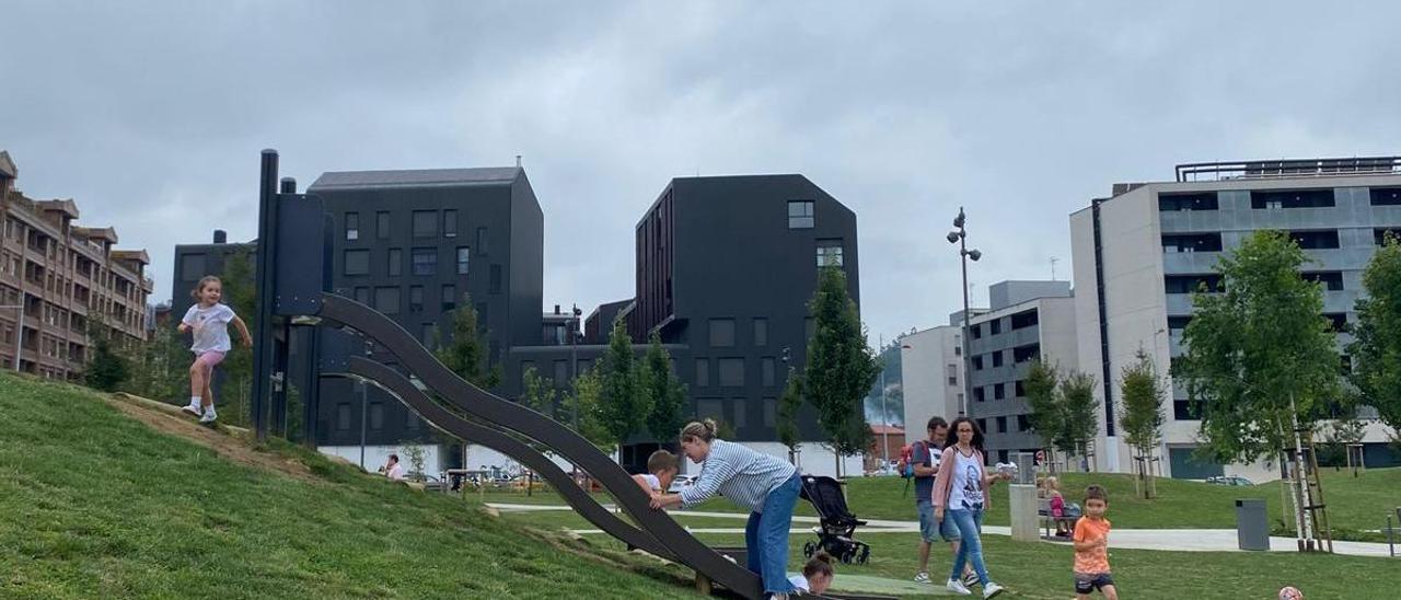 La zona del parque de La Mayacina en Mieres.