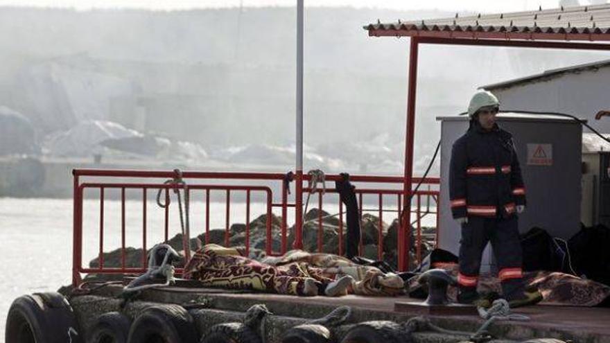 Al menos 24 inmigrantes mueren al volcar una barcaza frente a Turquía