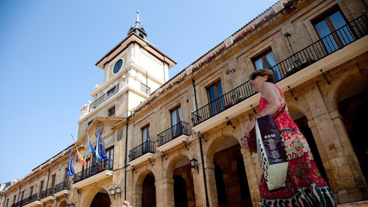 La fachada del Ayuntamiento de Oviedo.
