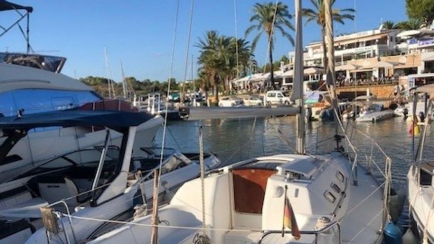 La última travesía del velero perdido en Mallorca, el &#039;Makan Angin&#039;, antes de ser vendido