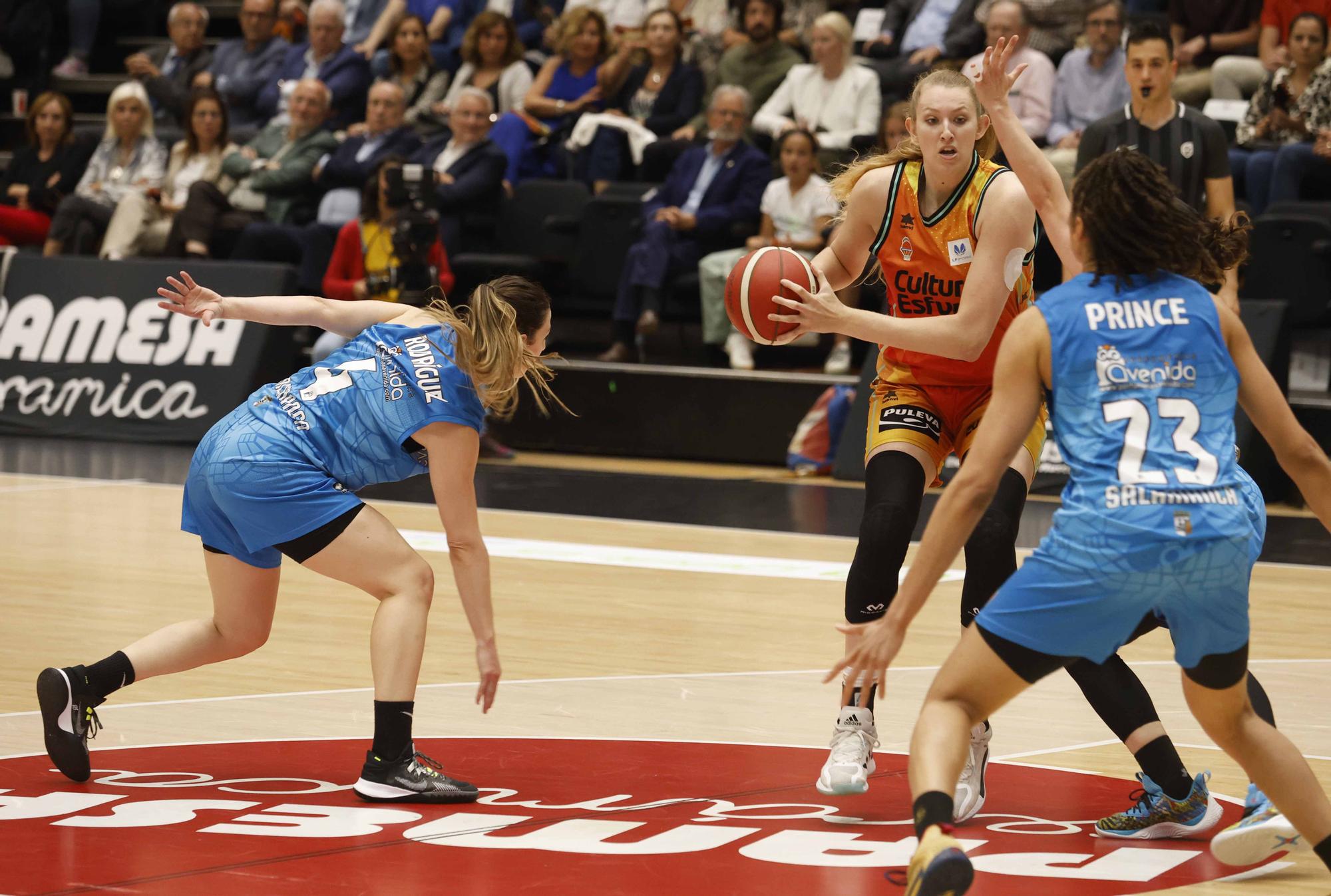 Valencia Basket - Perfumerías Avenida