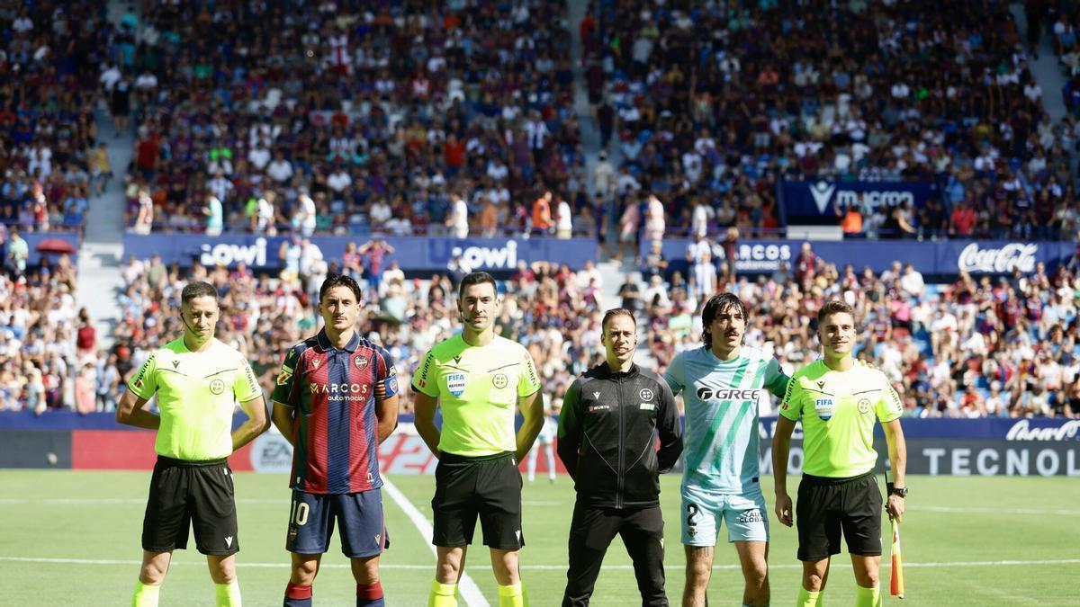 Valencia, partido de liga entre el Levante UD y el Real Betis balompié VLC SPD
