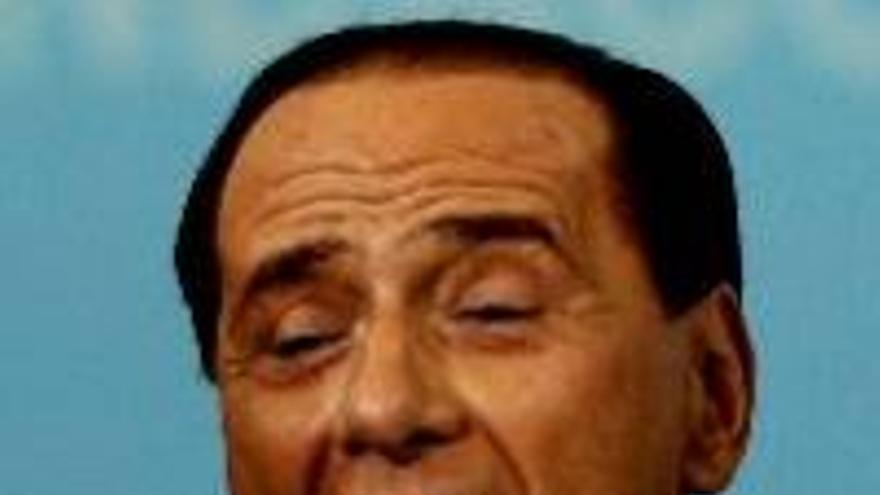 Berlusconi amenaza con llamara los italianos a una huelga fiscal