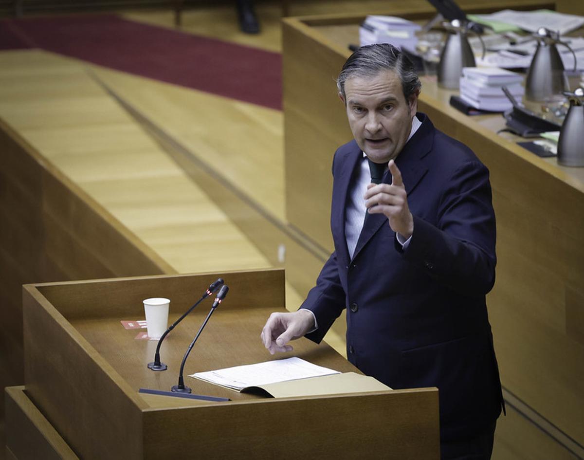 El síndic del PPCV, Fernando Pastor, en su intervención este miércoles en las Corts.