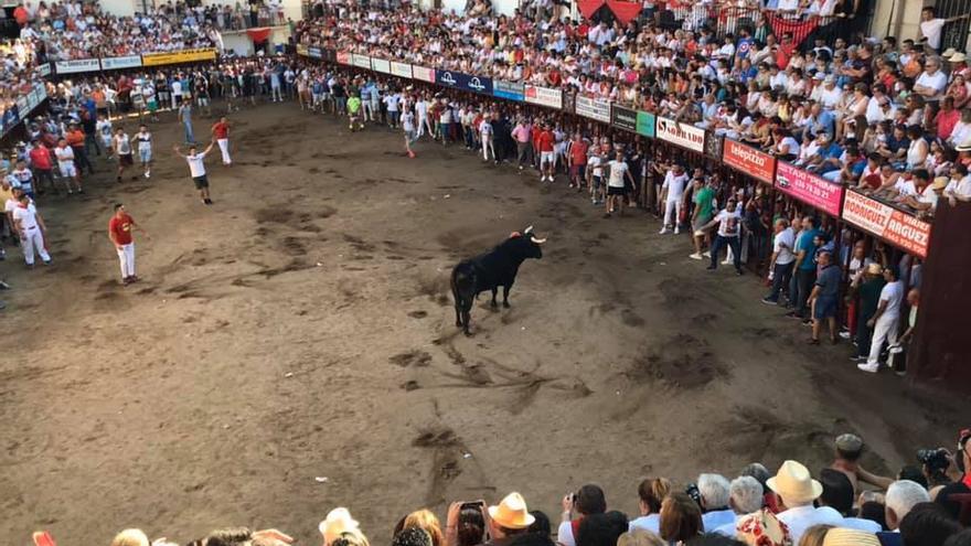 Momento de la lidia del toro en la plaza, en unos Sanjuanes anteriores.