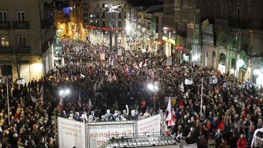 La marcha terminó en la Puerta del Sol donde se leyó el manifiesto.