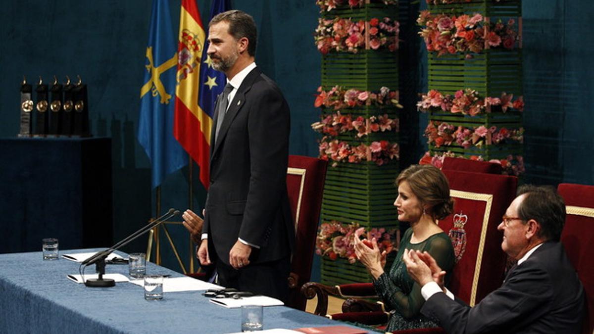 El príncipe Felipe, durante su discurso en la entrega de los premios que llevan su nombre, el viernes en Oviedo.