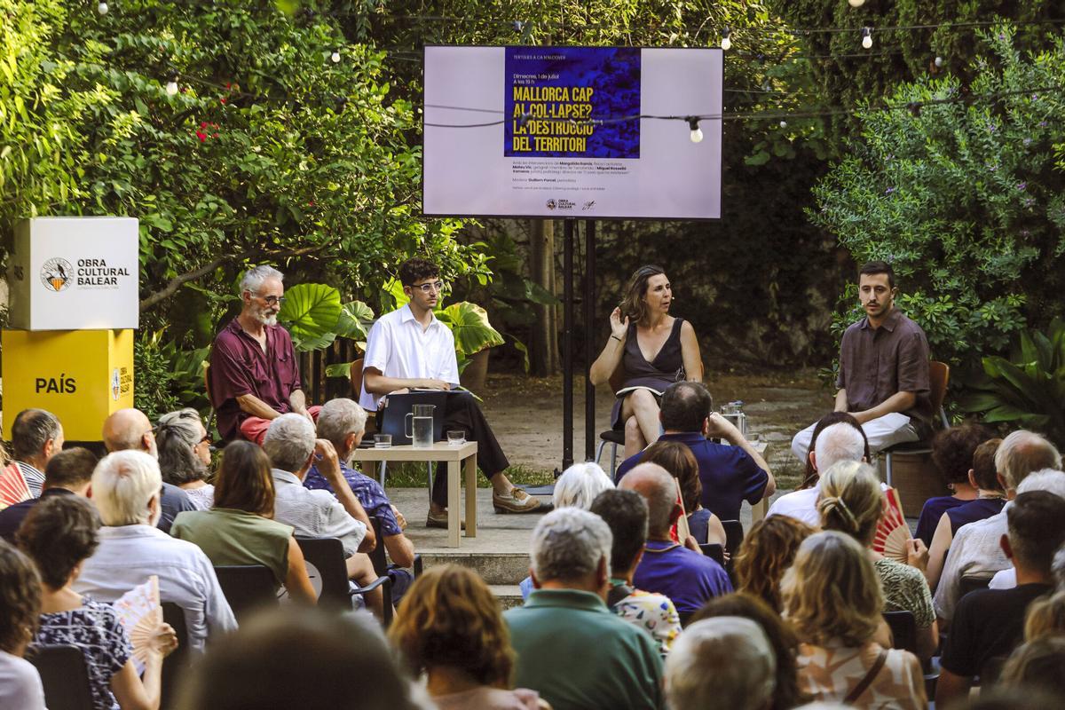 La Obra Cultural Balear organiza la tertulia "¿Mallorca hacia el colapso? La destrucción del territorio" con una conversación la presión creciente del territorio